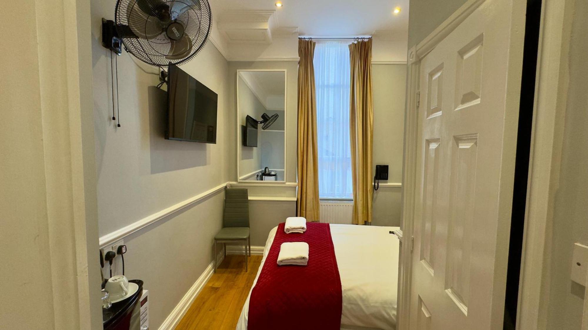 Classic Hyde Park Hotel Лондон Екстер'єр фото