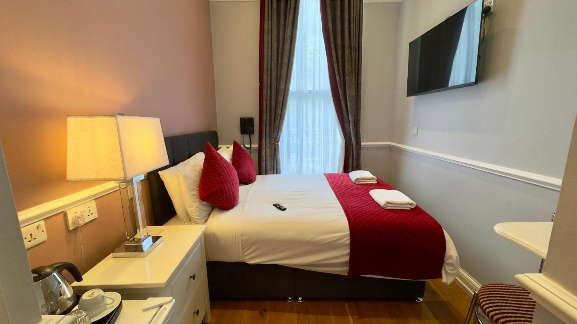Classic Hyde Park Hotel Лондон Екстер'єр фото