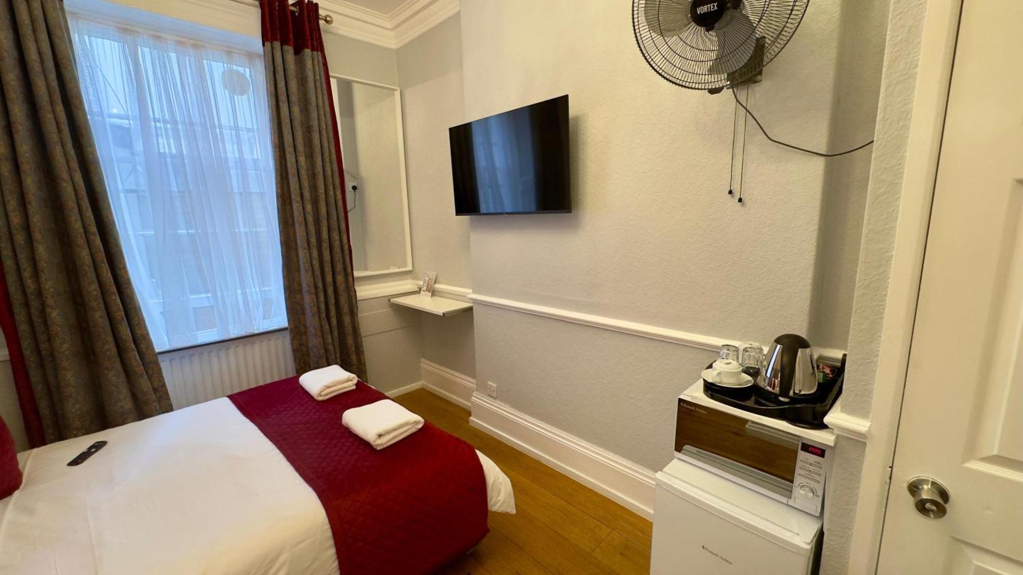 Classic Hyde Park Hotel Лондон Екстер'єр фото