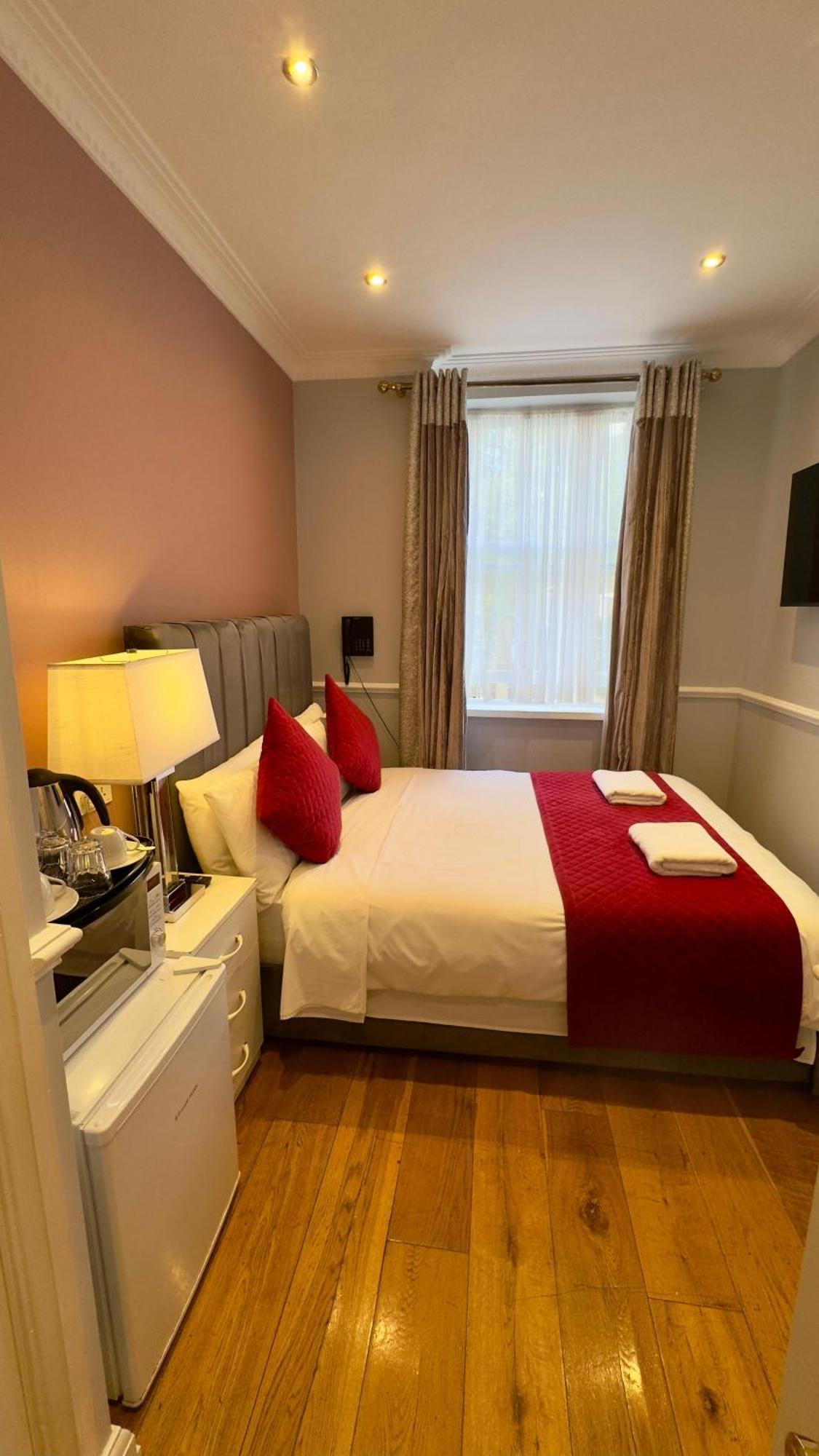 Classic Hyde Park Hotel Лондон Екстер'єр фото