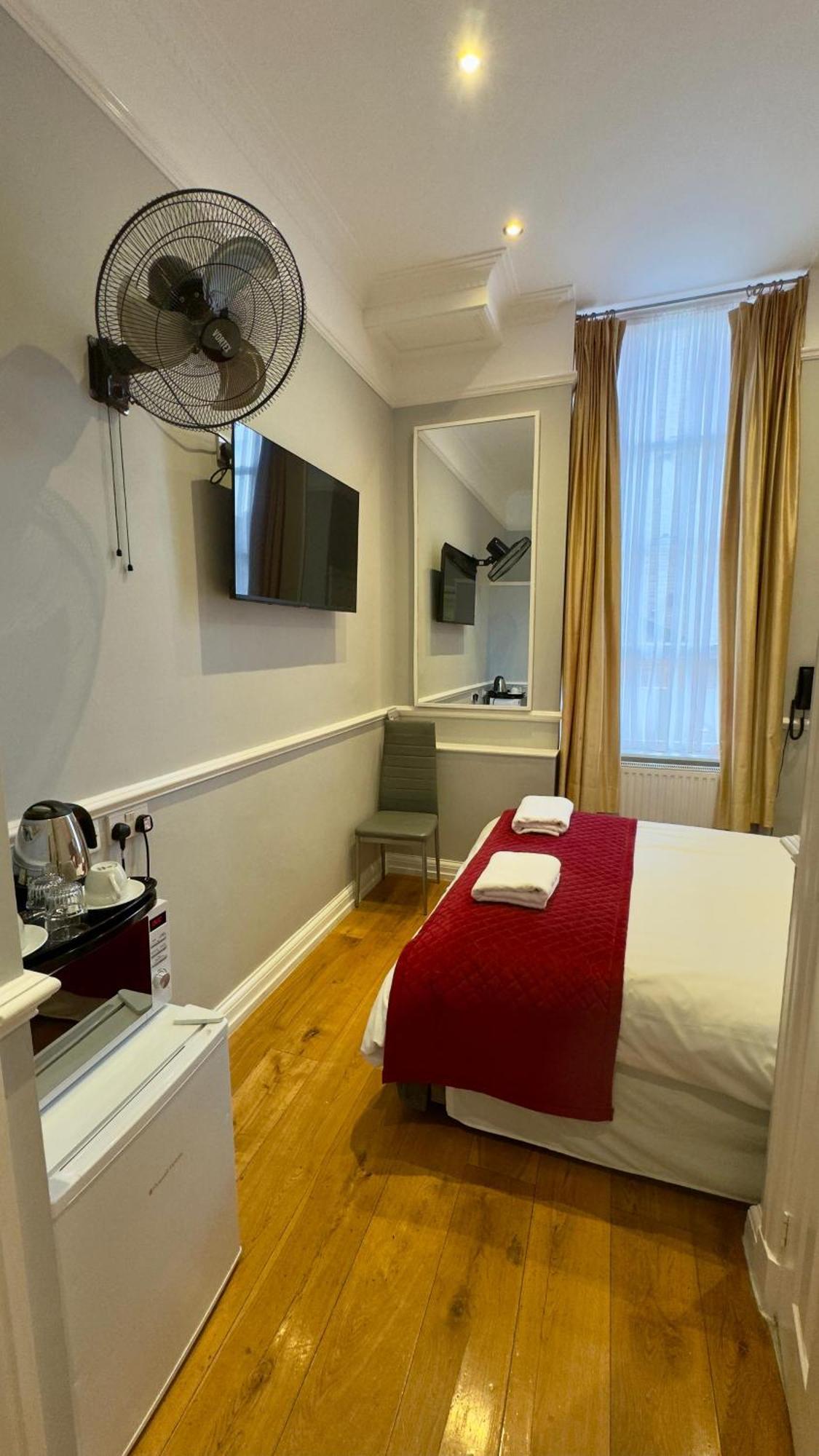 Classic Hyde Park Hotel Лондон Екстер'єр фото