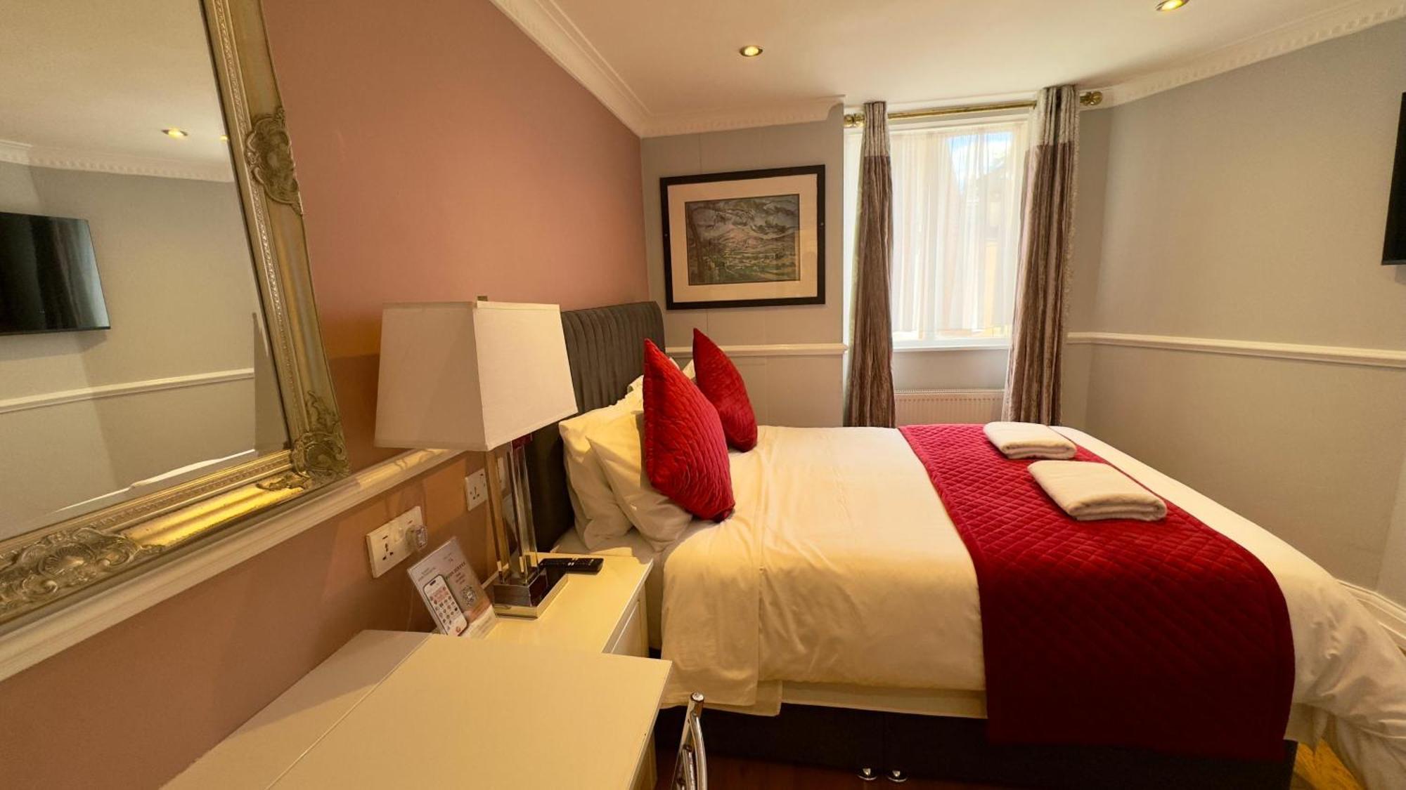 Classic Hyde Park Hotel Лондон Екстер'єр фото