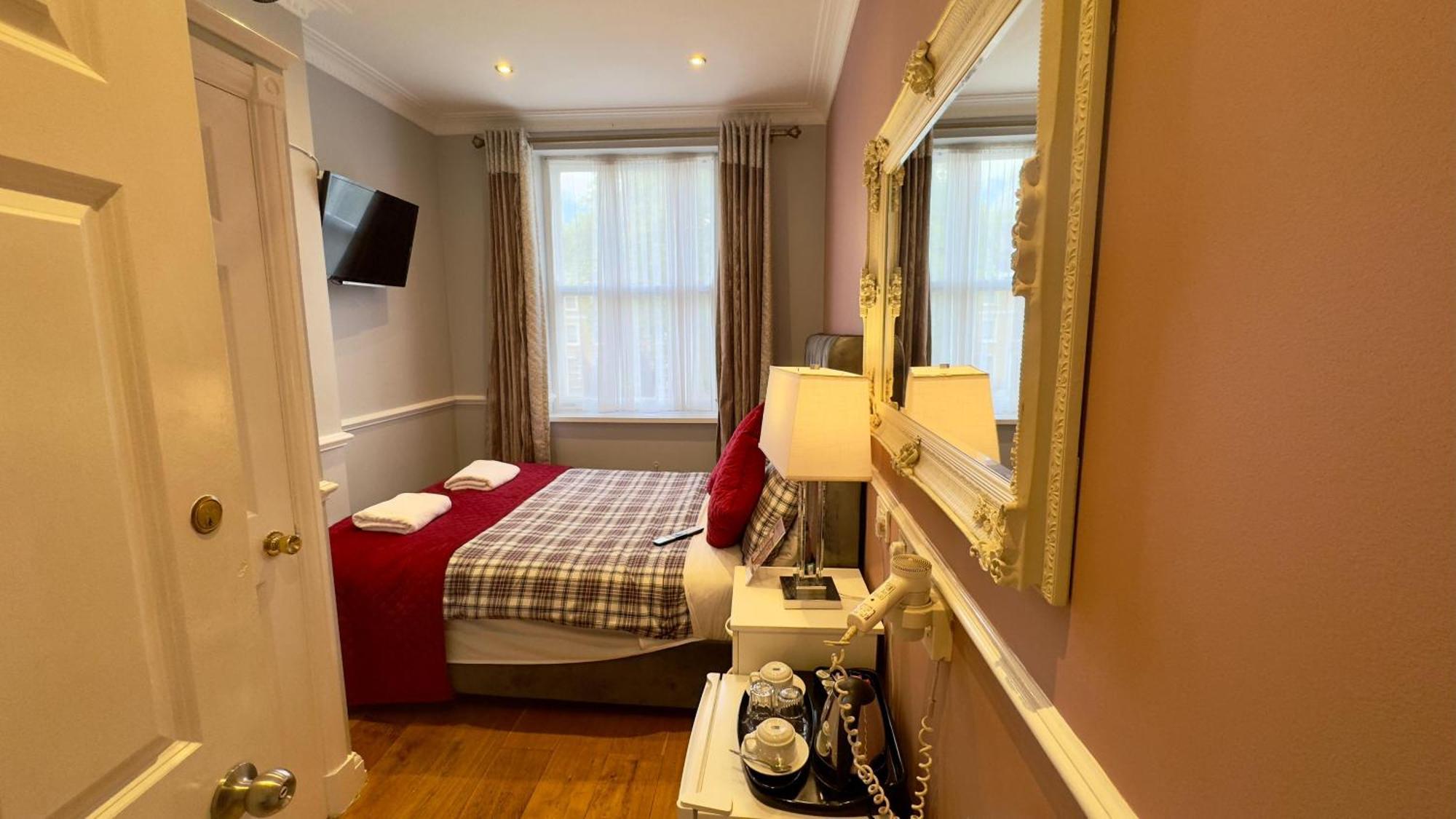 Classic Hyde Park Hotel Лондон Екстер'єр фото