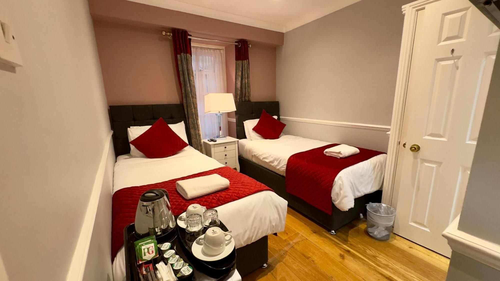 Classic Hyde Park Hotel Лондон Екстер'єр фото